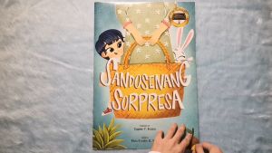 Sandosenang Sorpresa | Kuwento ni Eugene Y. Evasco | Guhit ni Rhea Kristine U. Elnar (BIG BOOK)