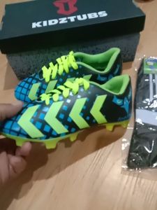 KIDZTUBS Sepatu Bola Anak Paket Komplit Sepatu Bola Tas Skin Deker Kaos Kaki Usia 6-10 Tahun Size 28 29 30 31 32 33 34 35 36 37 KDZ1253011525