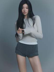 กางเกงขาสั้นถักสีเทาสไตล์อเมริกันย้อนยุคสำหรับผู้หญิง กางเกงขาสั้นลำลองทรงสลิมฟิต กางเกงขายาวทรงสลิมฟิตสำหรับผู้หญิง