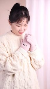 Bao Tay Len Giữ Ấm Có Cảm Ứng Mặt Gấu & Hello - 100style