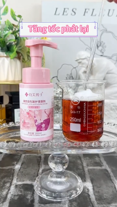 Brightening and Firming Feminine Wash Mousse: Niacinamide antibacterial gently whitens cleanses the feminine area helps balance flora and reduces odor.