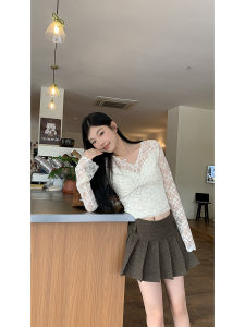 Elegant V-Neck Long Sleeve Base Shirt Womens Inner Wear Autumn 2025 New Style Beautiful Lace Detail Straight Cut T-Shirt