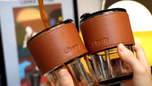 แก้วใส่น้ำ 450ml ถ้วยแก้ว แก้วกาแฟ ฝาปิด ปลอกซิลิโคนกันร้อน พร้อมส่ง AG2436