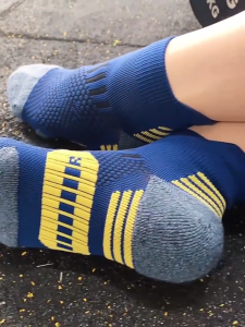 NEENCA Breathable Cotton Ankle Sports Socks Men Women Cushioned Triangle Socks Basketball Running Training Wear