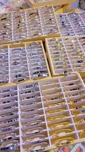 ＜1122＞  Gelang Paku Trend Keperibadian Selebriti Internet V Emas Bermutu Tinggi Tidak Pudar Warna Gesper Gelang Wanita Elegan Berlian Perhiasan