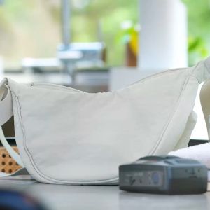[Auth Uniqlo] Túi Bán Nguyệt Mini Đeo Chéo - Nhỏ Dễ Phối Đồ Thời Trang Sành Điệu Cho Nữ - Tag Nhật