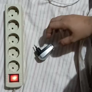 H41 Input: AC 110 - 220V Led Lamp Indicator. Adaptor USB ORI 100% 500maH (0.5A) AC PLN ADAPTER CAS CASAN POWER LISTRIK INDIKATOR LAMPU HIJAU PENUH MERAH LAGI NGECAS CHARGER STEKER AWET STOP KONTAK JACK DC  Specification:  Charger atau adaptor untuk mp3 /