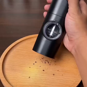 Máy xay tiêu điện chạy pin điều chỉnh độ mịn dễ dàng thân trong suốt