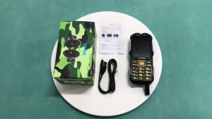 YEEMI Q8 GSM 2G Rugged Phone Big Battery Dual Flashlight 2.4inches HD Screen Dual SIM Mobile Phone Large Button Cellphone