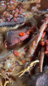 Cao Hà thủ ô đỏ nấu thủ công theo công thức gia truyền kết hợp thảo dược đương quy đẳng sâm kỷ tử đỗ đen hoàng tinh