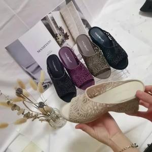 [4.1 Ten Thousand People Collection ] Summer New Womens Crystal Thick-Soled Wedge Plastic Sandals Jelly High Heel Crystal Fashion Non-Slip Sandals for Moms