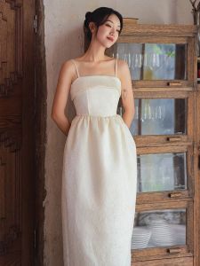 ชุดแต่งงานสีขาว Sisu Vintage French Strapless Gown กระโปรงทรงเอปานกลาง ลายดอกไม้ เดรสยาวปานกลาง ชุดแต่งงาน ชุดแต่งงาน