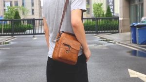 Túi Đeo Chéo Nam Chất Liệu Bằng Da PU Loại Tốt Túi Đeo Vai Thời Trang Nhiều Ngăn Chống Nước