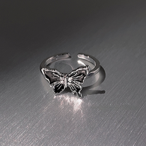 Retro Dark Style 2025 New Butterfly Ring for Women Elegant Simple Fashion Sweet Cool Index Ring Mixed Material Insect Pattern