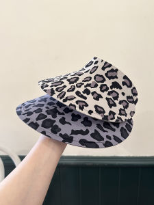 Fashionable Leopard Print Seamless One-Piece Sun Hat Womens Summer Travel UV Protection Wide Brim Hat Breathable Outdoor Cap