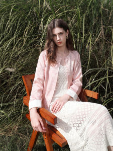 3COLOUR·S | Floral Jacquard Loose Womens Blouse