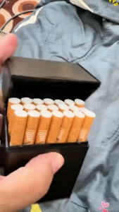 (Boyfriend-Specific) 2-in-1 Aluminum Alloy Portable Case (Holds 20) with Lighter – Perfect for Outdoor Carry