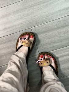 Red Phototherapy Nail Wearable Short Toe Nails Whitening Simple Style High-End Feeling New Model Foot Beauty Care Products