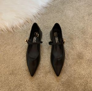 IELGY Design niche low heel retro thick heel buckle high heels for women