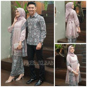 BATIK COUPLE MODERN / BAJU MUSLIM TERBARU / KEBAYA COUPLE MODERN / COUPLE BATIK / BATIK SARIMBIT / BATIK COUPLE KELUARGA / BATIK COUPLE BRUKAT MODERN TERBARU / KEBAYA BROKAT KELUARGA