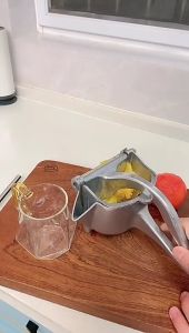 Manual Juicer Stainless Steels Lemon Orange Squeezers Hand Press Best Quality Manual Juicer Pemerah Lemon Alat Perah Lemon Besi 全铝合金手动榨汁机