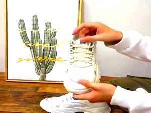 Sneakers Putih Pria: Fashion & Olahraga