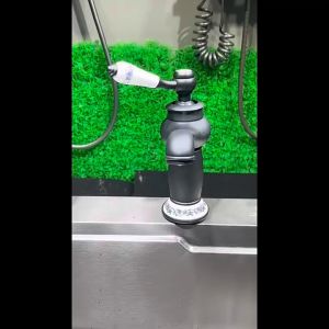 European Style Bathroom Sink Faucet Antique Full Copper Single Handle Tap Deck Mounted Hot Cold Mixer Tap 欧式全铜仿古水龙头