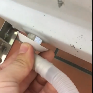 Air Conditioner Ac Drain Hose Connector Elbow Fitting with Rubber Ring (15Mm)
