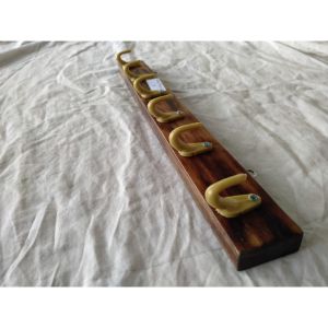 Kapstok Tanduk Berbahan Kayu / Gantungan Kayu