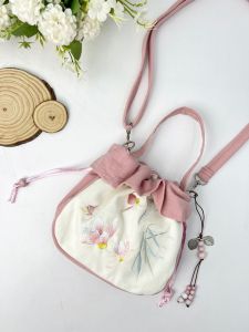 National Style Retro Embroidered Han Chinese Clothing Crossbody Bag Artsy Fresh Handbag Easiest for Match Chinese Ancient Style Portable Crossbody Cell Phone Small Bag