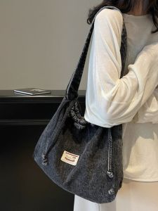 กระเป๋าเดินทางแบบสะพายไหล่แบบลำลองสำหรับผู้หญิง กระเป๋าถือหนังสือเดินทางแบบสะพายข้างแบบเดี่ยวที่เบาและทันสมัย ​​กระเป๋าเดินทางแบบลำลอง