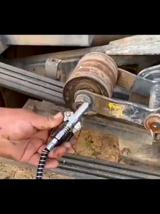 Heavy-Duty Quick Release Grease Gun Coupler Two Press Easy To Push Accessories Oil Injection Nozzle Lock Clamp Type Grease Nozzle