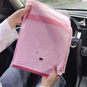 NEW !! BAAN ถุงขยะในรถยนต์ มีแถบกาวสำหรับติด ถุงเก็บของ ใส่ของ ถุงขยะแบบพกพา ถุงขยะ ถุงขยะติดรถ โต๊ะทำงาน รุ่น 5105 ลายการ์ตูน