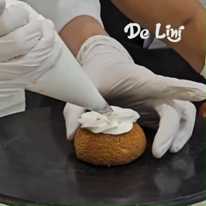 วิปปิ้งครีมผง เดอร์ลินี่ รสหวาน ขนาด 500g De Lini WHIPPING CREAM POWDER SWEETENED