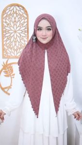 Jilbab Instan Segi Tiga Ghazeea malay Laser Cutting  Bahan Jersey Knit By Daura Gama