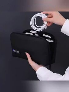 LOVE FAMILY กระเป๋าจัดเก็บสายชาร์จ เหมาะสำหรับสายไอทีหรืออุปกรณ์ต่างๆ มีช่องจัดแบ่งเก็บให้อย่างดี รองรับการกระแทกจากการโยนได้ดี พร้อมส่ง