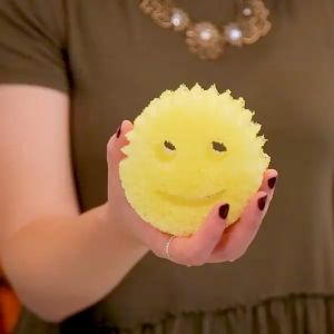 Scrub Daddy ฟองน้ำอเนกประสงค์ นำเข้าจากอเมริกา 🇺🇸 ฟองน้ำหน้ายิ้ม (สีฟ้า/Blue Color) [พร้อมส่ง]