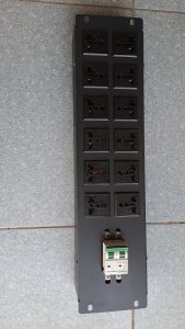 Ổ cắm điện tủ Rack Thanh nguồn PDU 12 cổng ổ cắm điện đa năng MCB 2P 32A