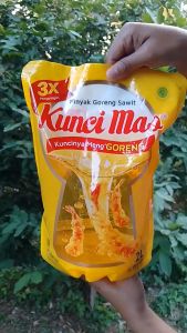 Kunci Mas 2 Liter Pouch Refill Minyak Goreng 1dus - 1pcs / Minak Sayur Kemasan 2L