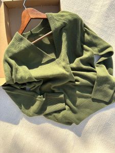 YUFUQING | Elegant Vintage Green V-neck Knitwear Loose Casual Top Autumn Early New Style Laid-back Fashion Polyester Fiber Long Sleeve