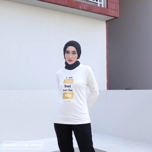Kaos Wanita Slimfit Spandex "I Am Single But Not for You" Lengan Panjang Elegan & Trendi - 10161