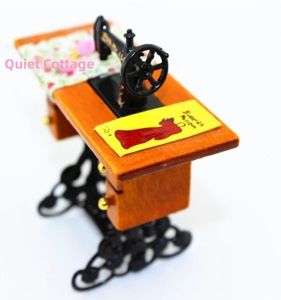 DIY | Retro Mini Sewing Machine