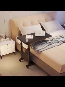 Overbed Adjustable Height Table Bed Table For Laptop Overbed Movable Laptop Table Adjustable Computer Desk Nursing Dining Table 电脑桌