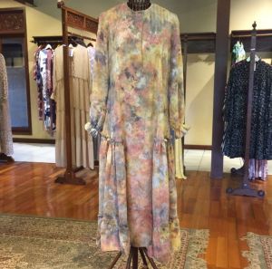 Caroline Dress by Dian Pelangi LIMITED EDITION Busana Muslim Baju Maxi Gamis Abaya Kaftan Gaun Outfit Busui Casual Formal Wanita Hijaber Cantik Anggun Modis Modern Elegan Mewah Model Korea Terbaru Motif Batik Jumputan Hand Made Kekinian