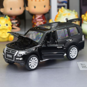 1/32 Mitsubishi Pajero Off-Road Vehicle Alloy Metal Car Model Color Amber Toy Collectible Static Model for Ages 14+