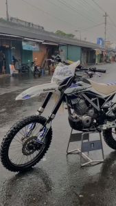 stiker motor Kawasaki KLX BF terbaru bahan berkualitas warna dan gambar bisa diubah sesuai selera