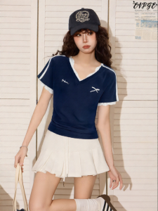 EVPGB | Áo Thun Nữ V-Neck Màu Xanh Hải Quân Có Ren