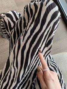 กางเกงขายาวผ้าไหมน้ำแข็งสไตล์ใหม่ฤดูร้อน 2024 กางเกงขายาวลายม้าลายอินเดียเอวสูง กางเกงขายาวทรงหลวมสบาย ๆ สำหรับผู้หญิง