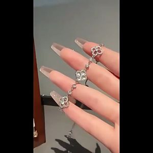 Nicedays🍒Gelang Zirkon Semanggi Empat Daun Gelang Gelang Mewah Mewah Gelang Gelang Wanita yang Dapat Disesuaikan Elegan