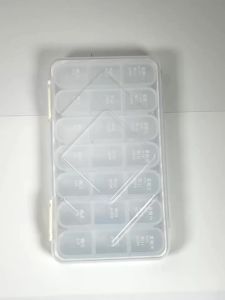 1Pcs Weekly Pill Organizer 3/4 Times a Day Pill Box 7 Day Large Travel Pill Case with 21/28 Compartment to Hold Medicine